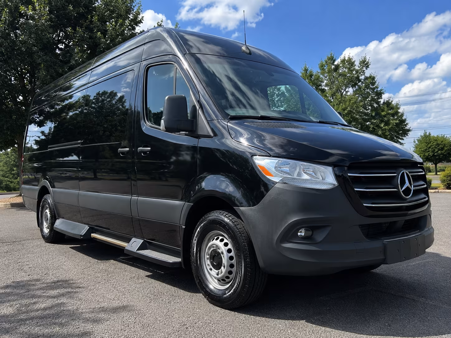 Orlando Airport Shuttle & Transportation party bus exterior