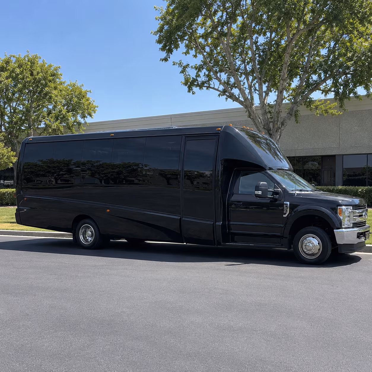 Orlando Birthday, Sweet 16, & Quinceañera Transportation party bus exterior